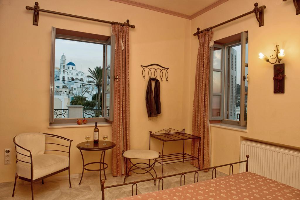 Donna'S House Santorini Otel Pýrgos Dış mekan fotoğraf