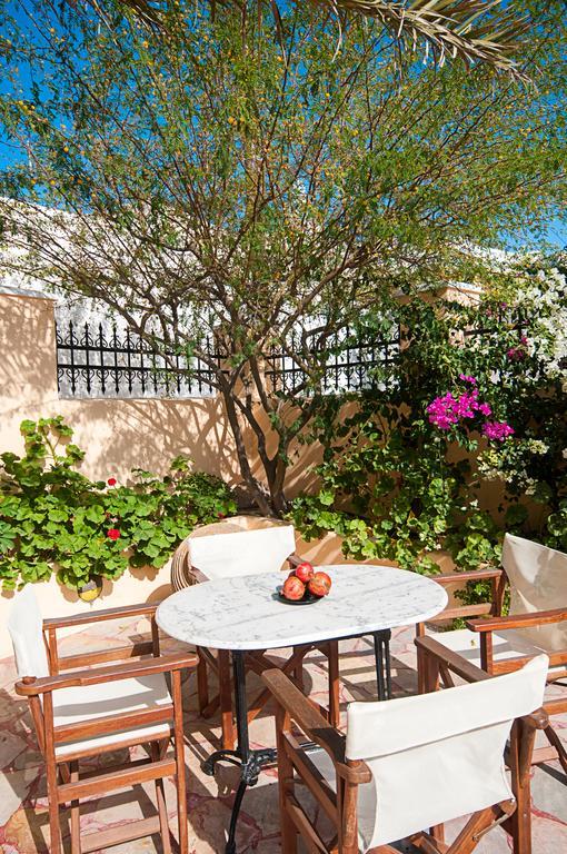 Donna'S House Santorini Otel Pýrgos Dış mekan fotoğraf