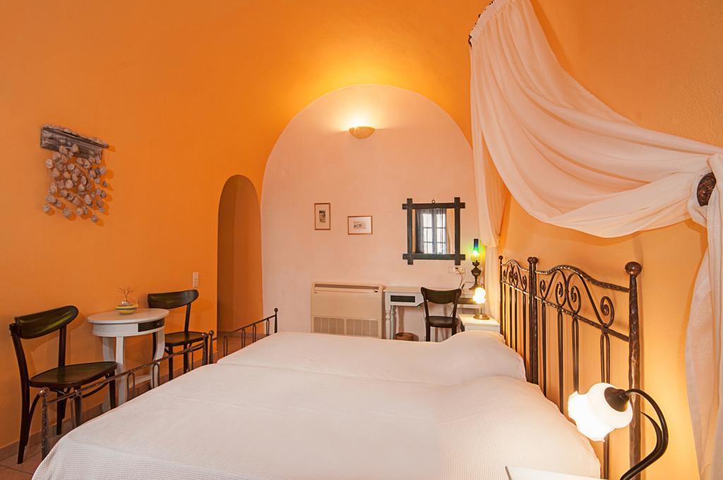 Donna'S House Santorini Otel Pýrgos Dış mekan fotoğraf